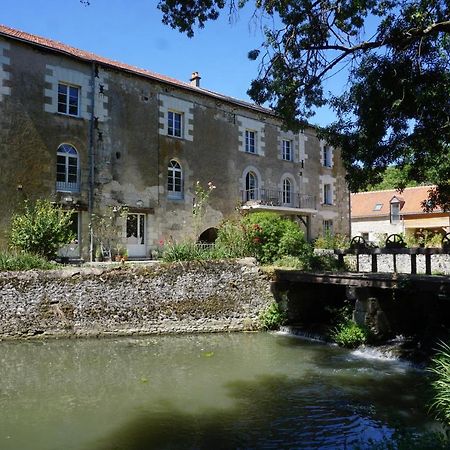 Le Moulin De Moquesouris - Chambres D'Hotes Et Table D'Hote Nazelles-Negron Eksteriør bilde