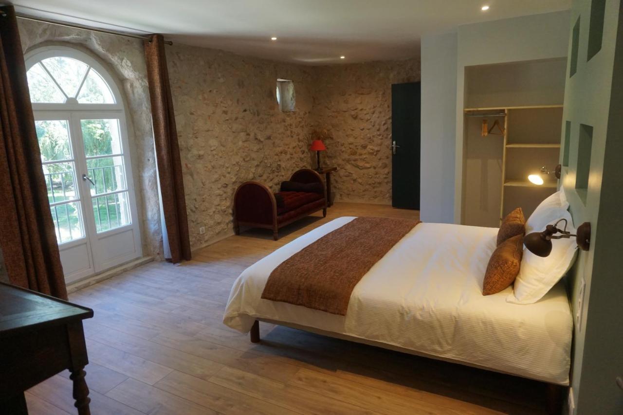 Le Moulin De Moquesouris - Chambres D'Hotes Et Table D'Hote Nazelles-Negron Eksteriør bilde