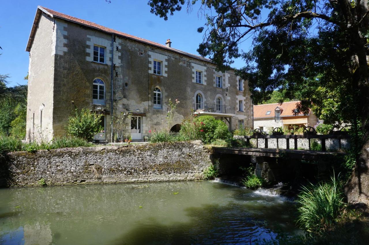 Le Moulin De Moquesouris - Chambres D'Hotes Et Table D'Hote Nazelles-Negron Eksteriør bilde